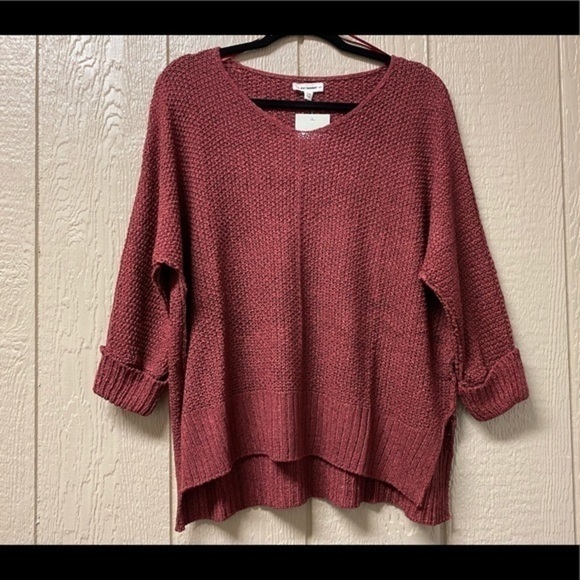 Boutique CREW NECK KNIT SWEATER - Picture 2 of 3